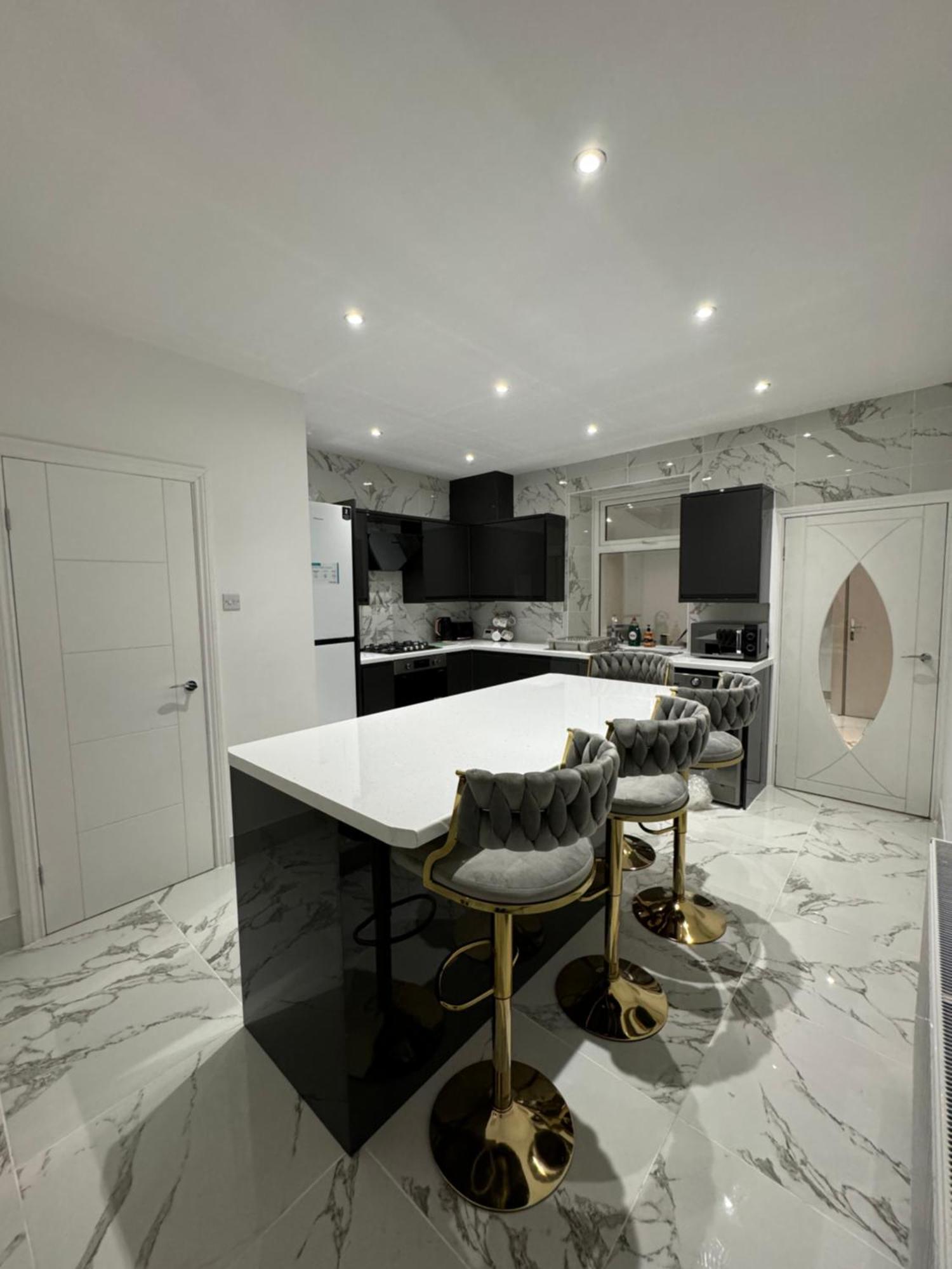 Luxury Travis House Apartment