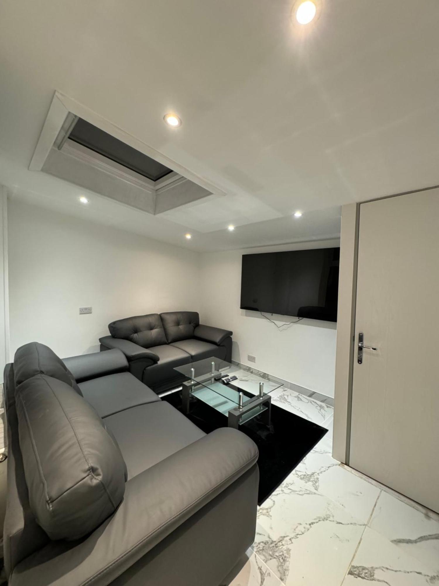Luxury Travis House *
